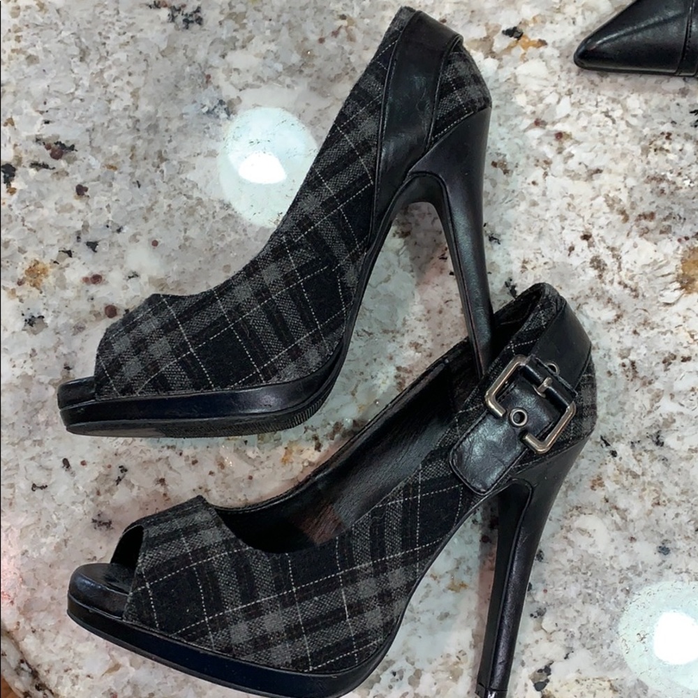 Shoes - Picture 2 of 3